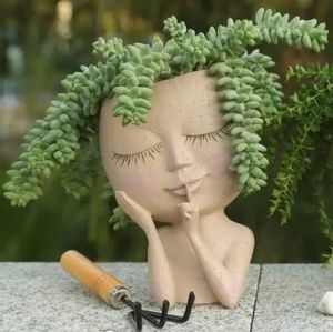 Meet your Posher, Luz